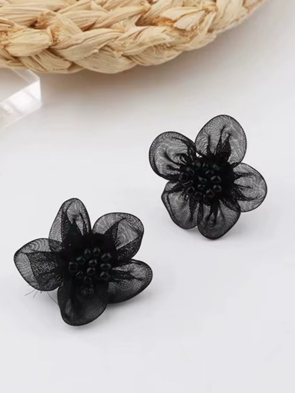 **High Quality Chic Black Floral Mesh Stud Earrings